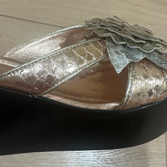 Donald J Pliner Shann rose gold metallic wedge leather upper sandals slip ons - Picture 12 of 13